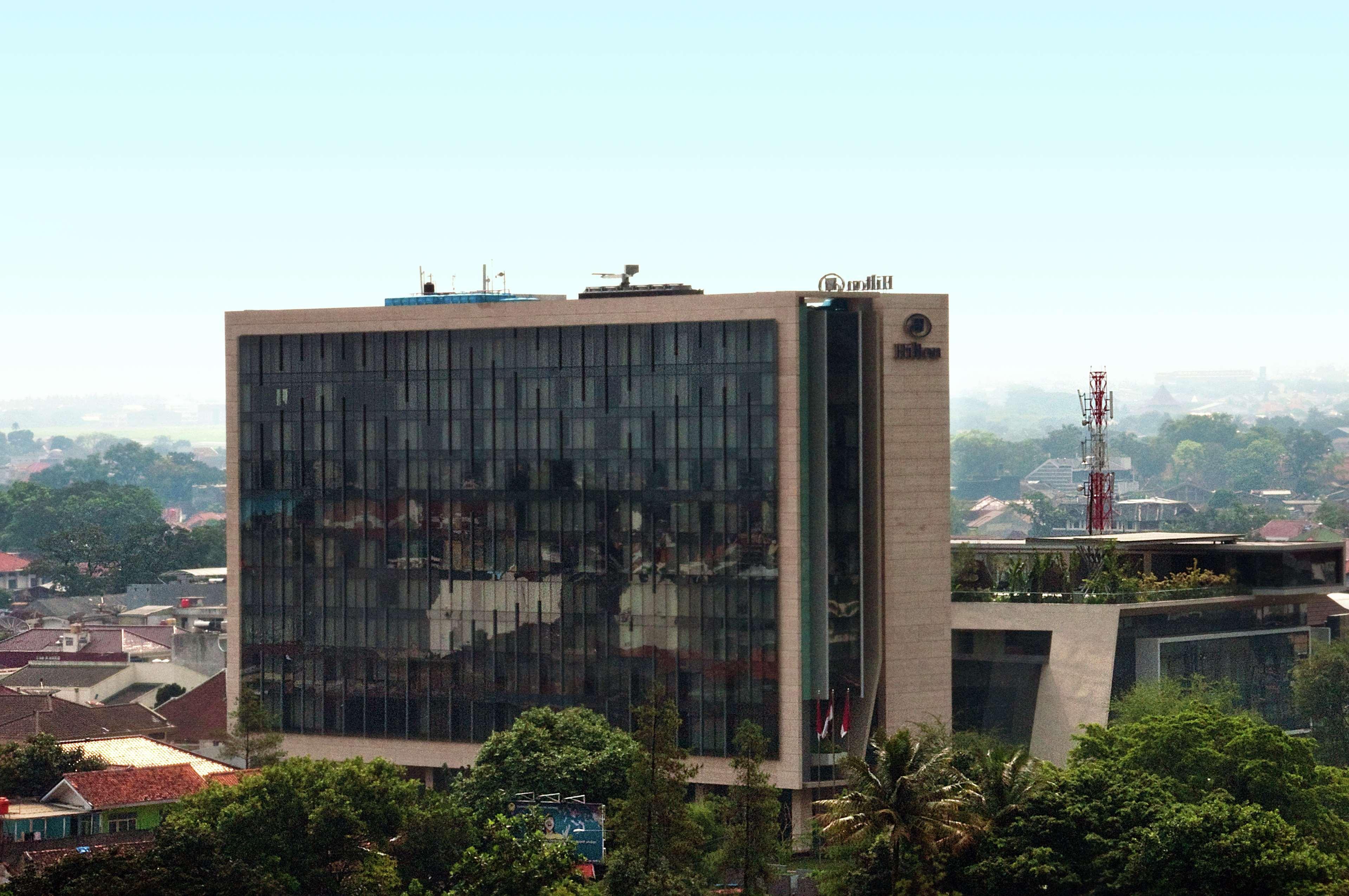 Hilton Bandung Hotel Exterior photo